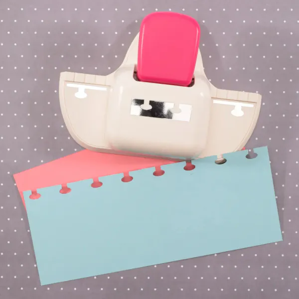 Vaessen Creative • Deep Border Punch File Hole