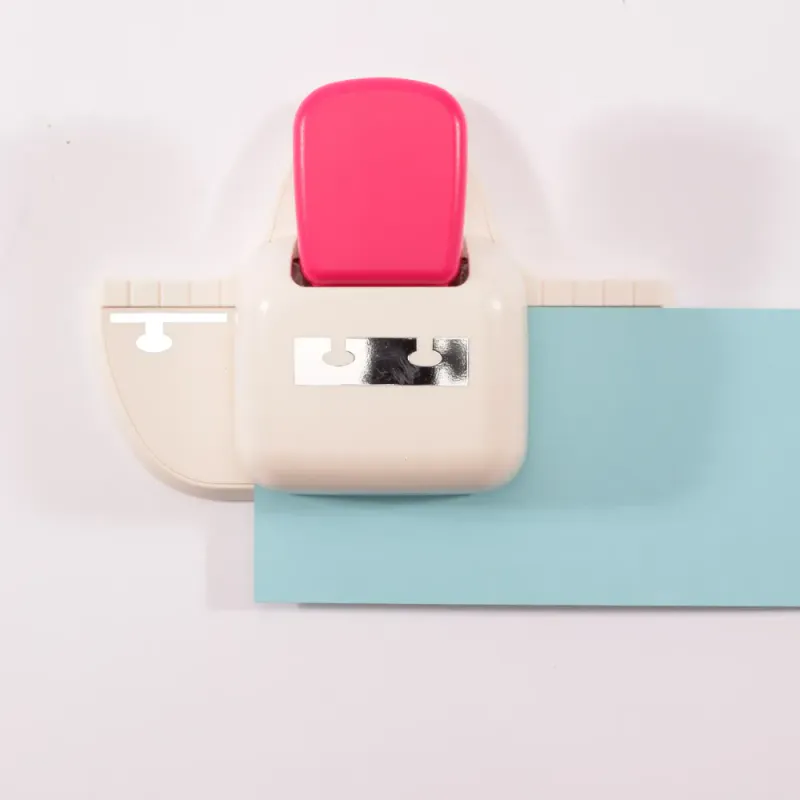 Vaessen Creative • Deep Border Punch File Hole